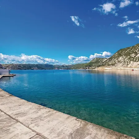 1 Bedroom Beautiful In * Crikvenica