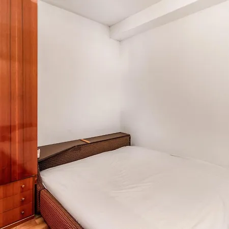 1 Bedroom Beautiful In