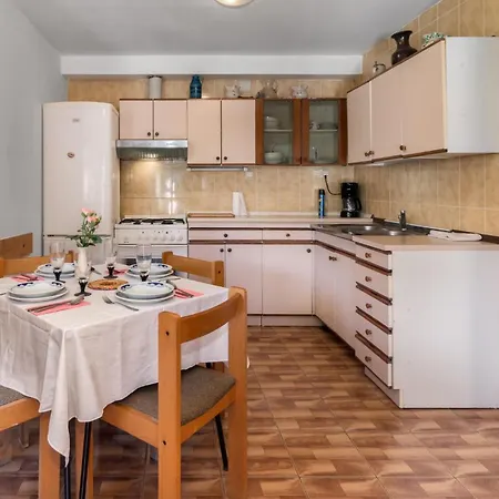 Apartment 1 Bedroom Beautiful In *