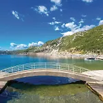 1 Bedroom Beautiful In