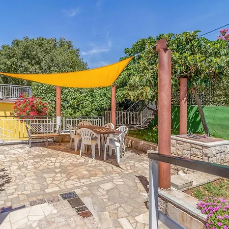 1 Bedroom Beautiful In